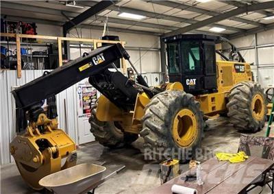 CAT 535D Skideri