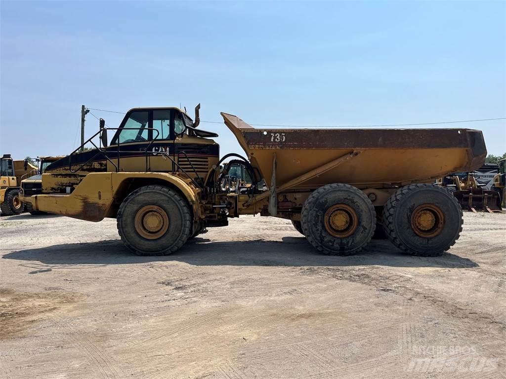 CAT 735 Zglobni damperi