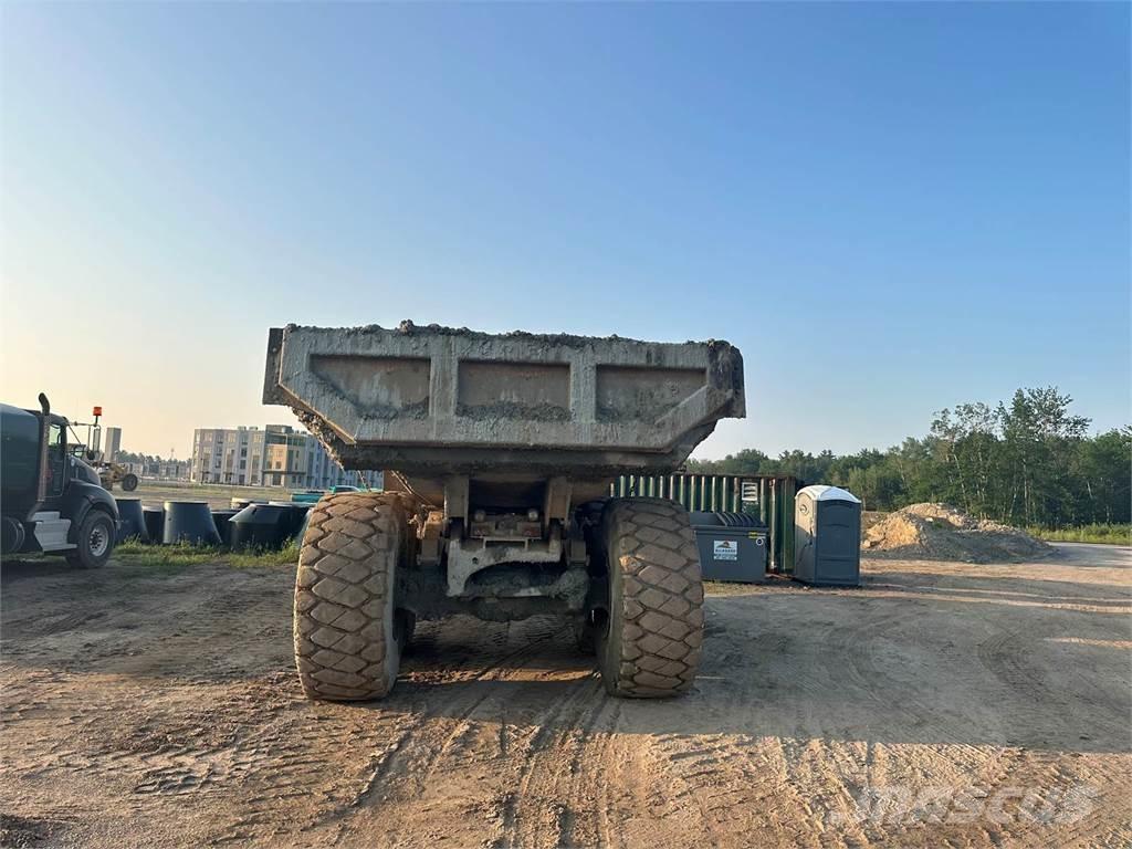 CAT 740 Zglobni damperi