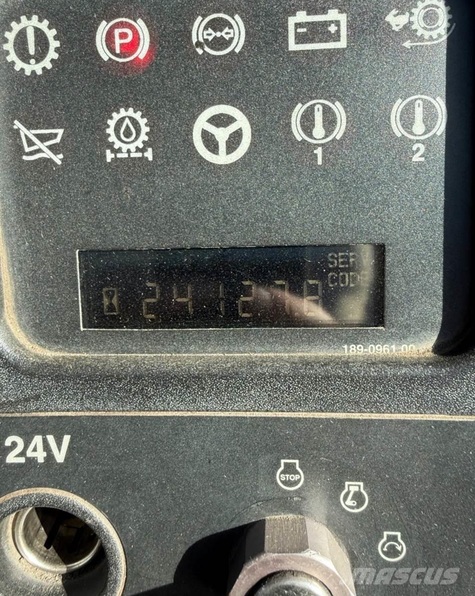 CAT 740B Zglobni damperi