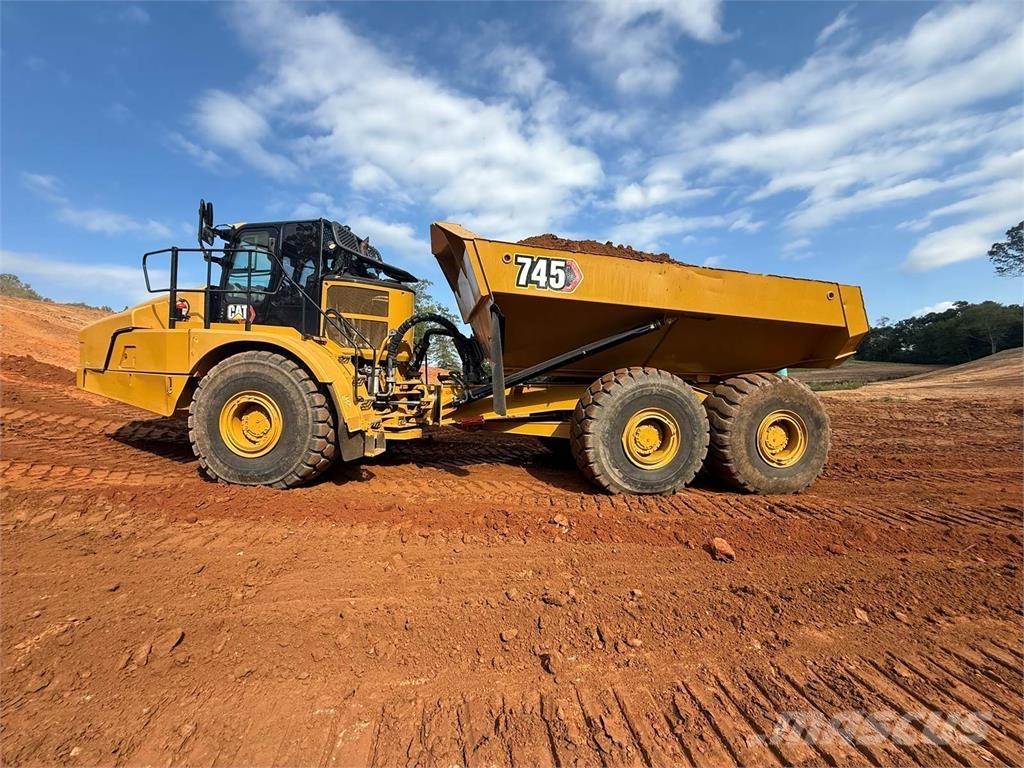 CAT 745 Zglobni damperi