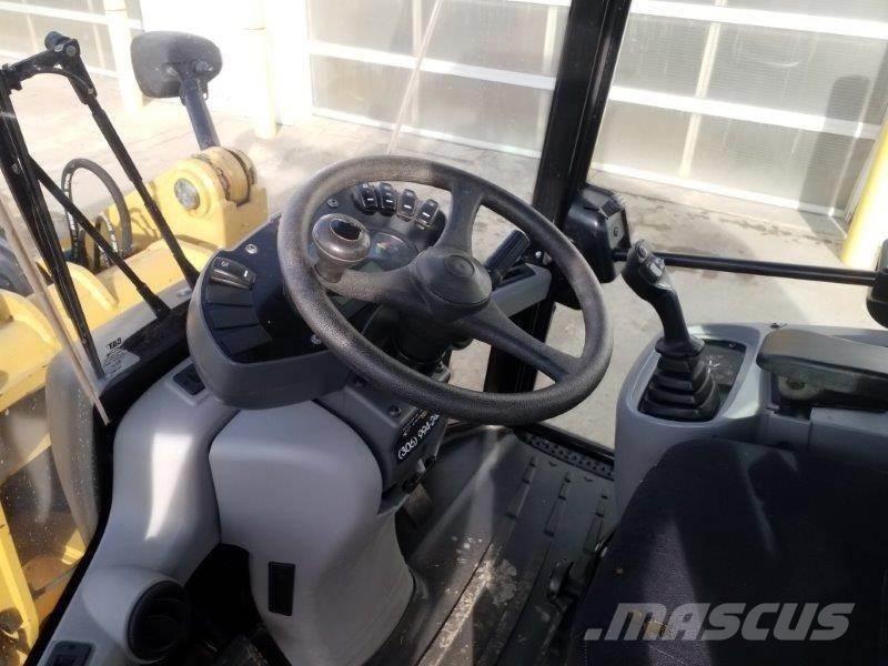 CAT 906M Utovarivači na točkove