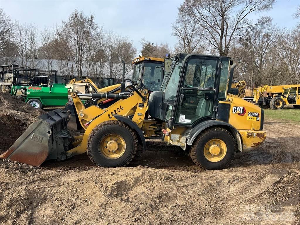 CAT 906M Utovarivači na točkove