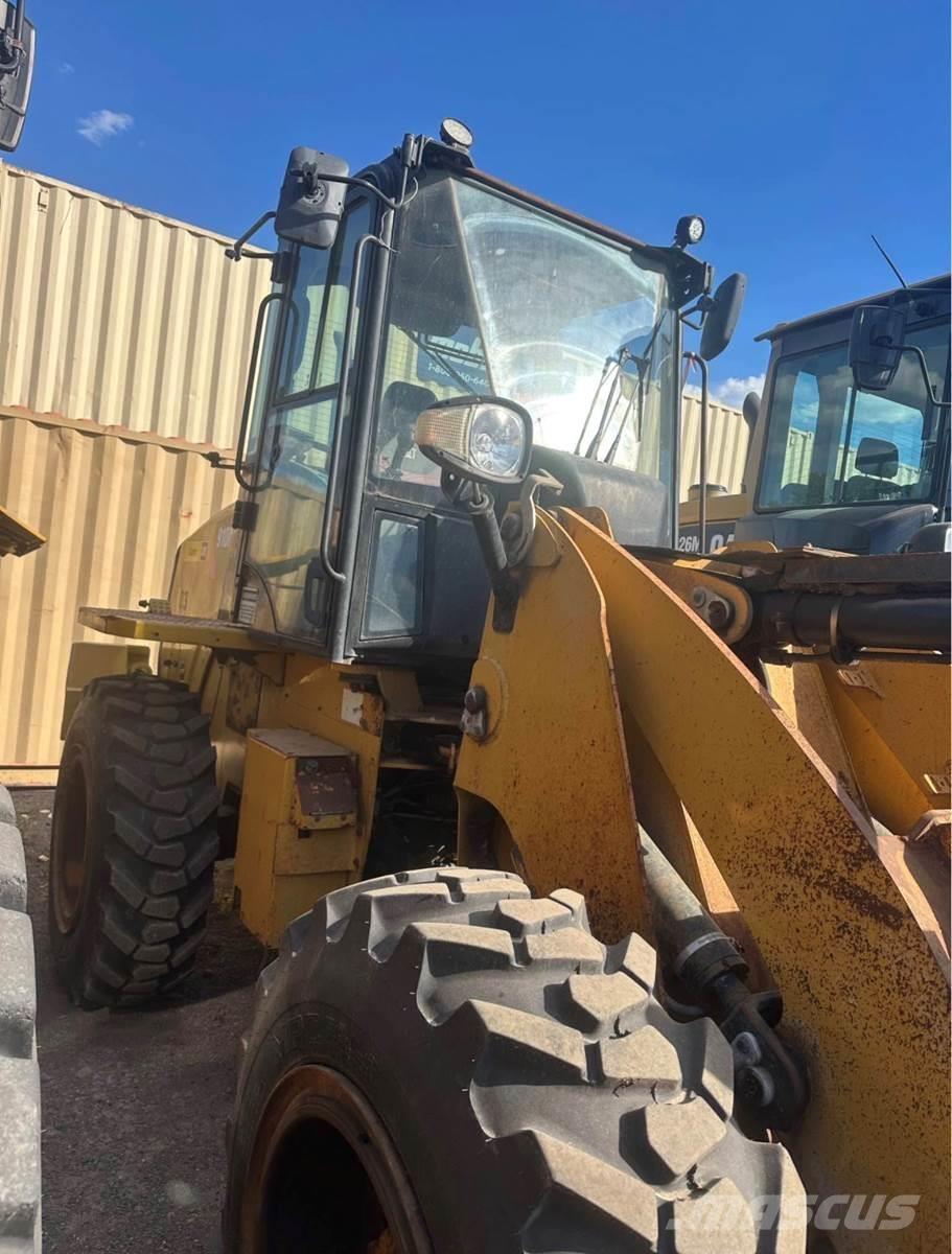 CAT 910M Utovarivači na točkove