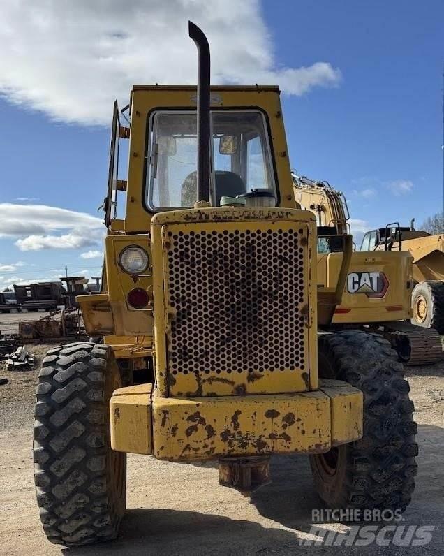 CAT 930 Utovarivači na točkove