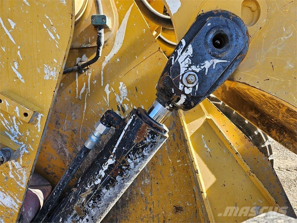 CAT 938M Utovarivači na točkove
