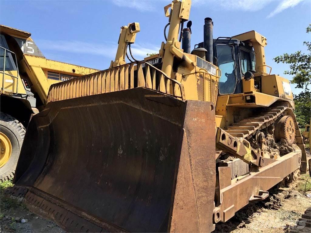 CAT D10T Buldožeri guseničari