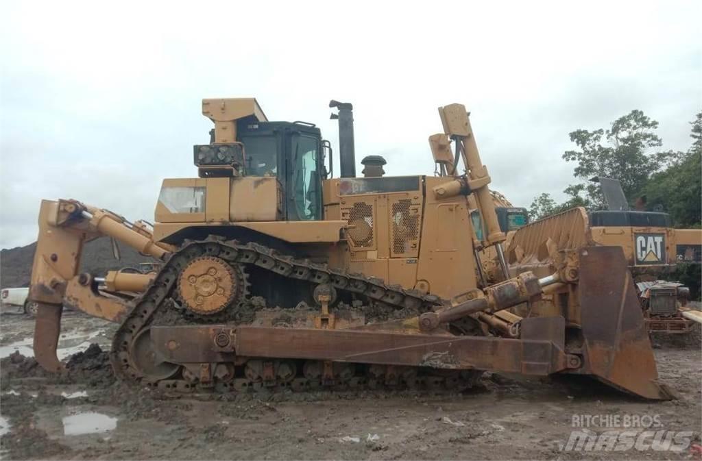 CAT D10T Buldožeri guseničari