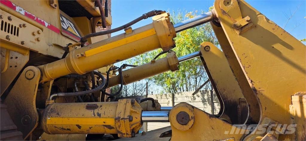 CAT D10T Buldožeri guseničari