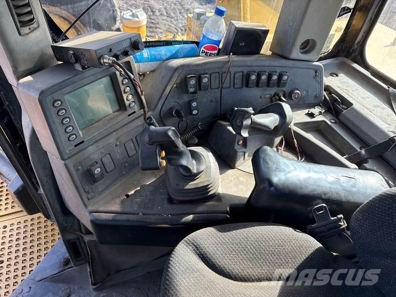 CAT D11T Buldožeri guseničari