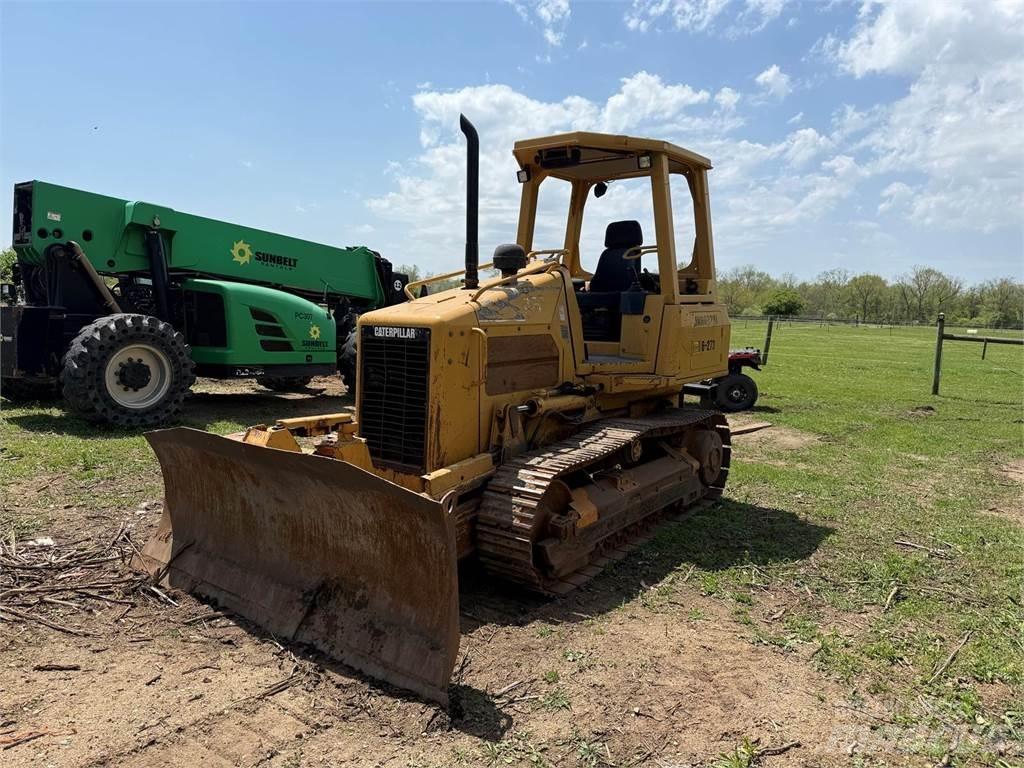 CAT D3G XL Buldožeri guseničari