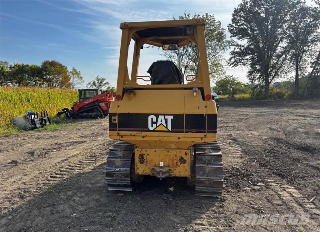 CAT D3G XL Buldožeri guseničari