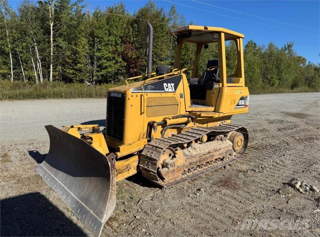 CAT D3G XL Buldožeri guseničari