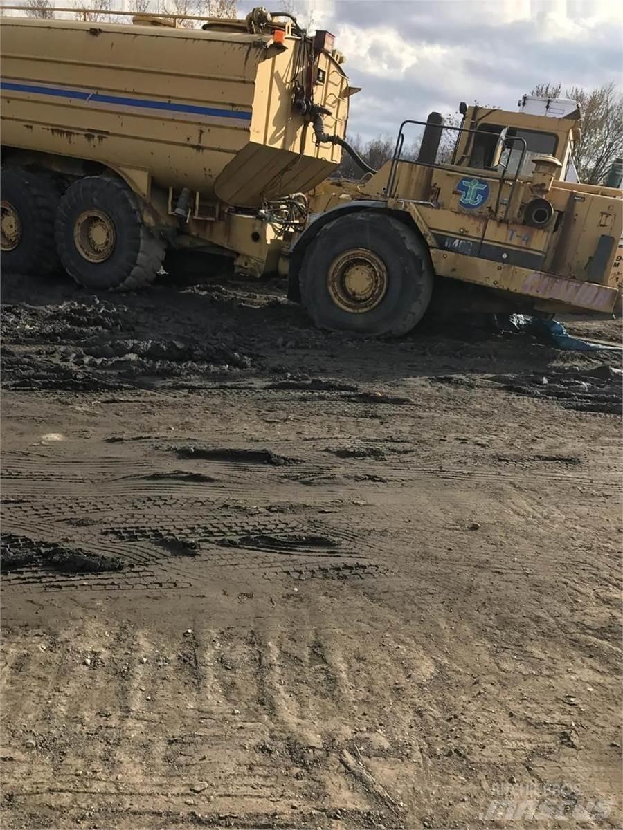 CAT D400 Kamioni cisterne