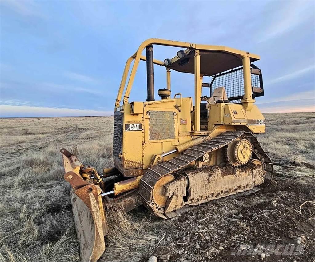 CAT D4H Buldožeri guseničari