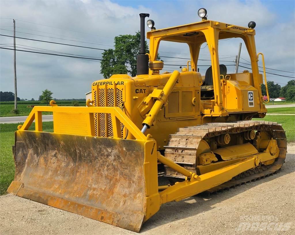 CAT D5B Buldožeri guseničari