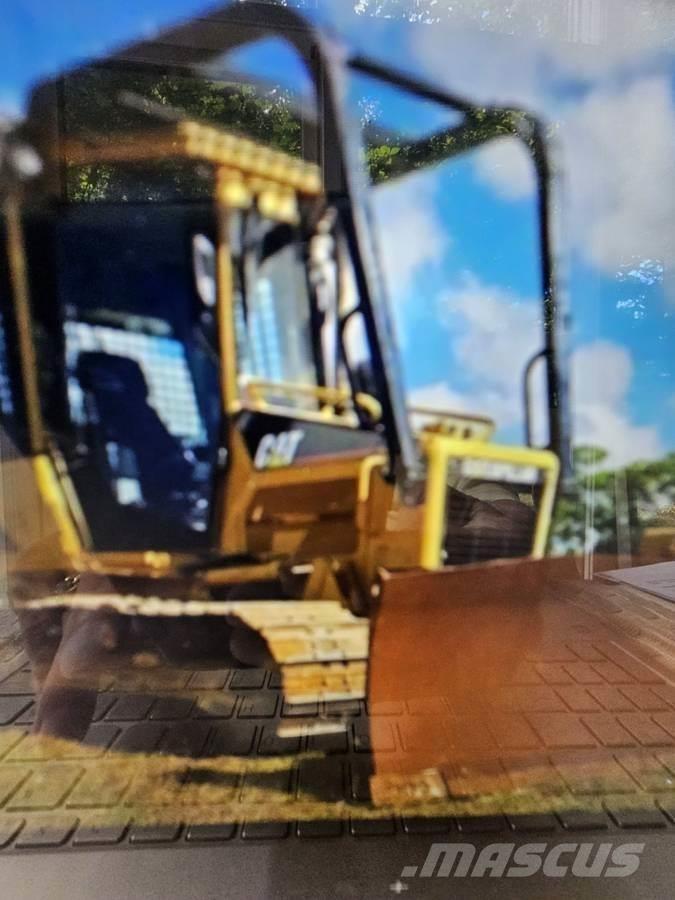 CAT D5G XL Buldožeri guseničari