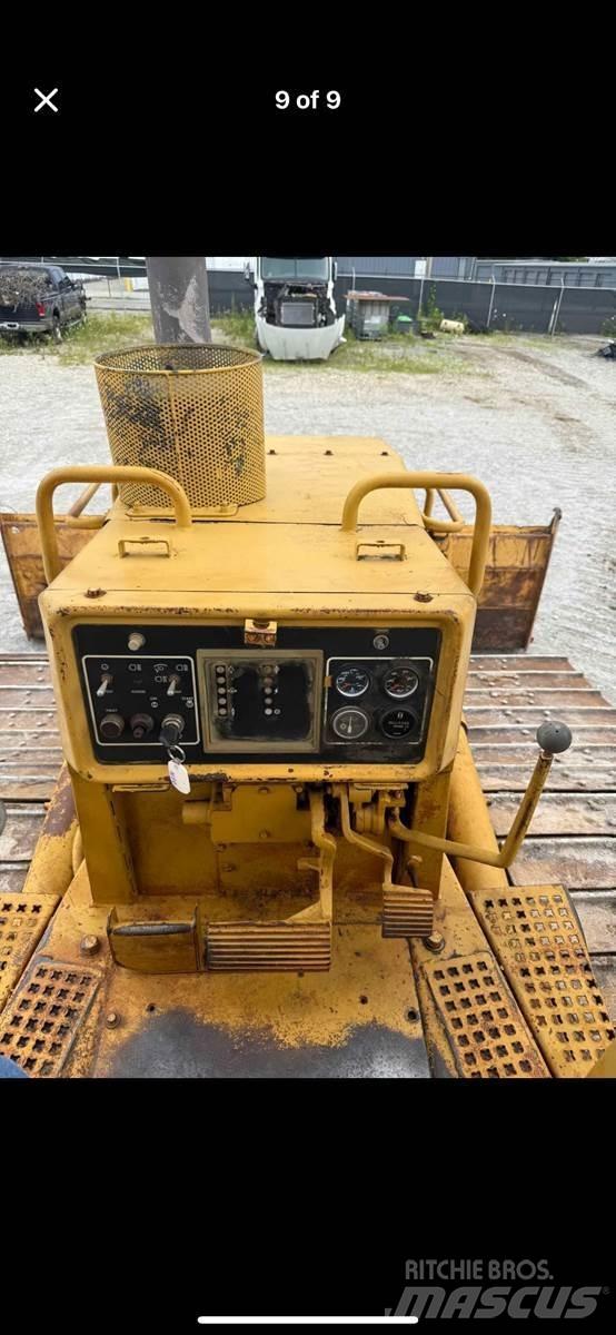 CAT D5H II Buldožeri guseničari