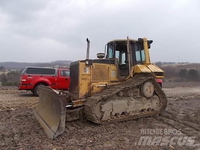 CAT D6M Buldožeri guseničari