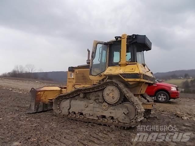 CAT D6M Buldožeri guseničari