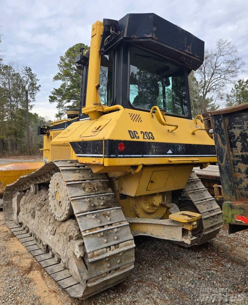 CAT D6M XL Buldožeri guseničari
