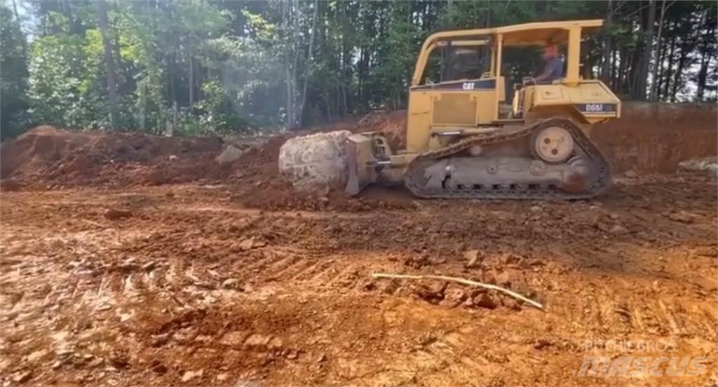 CAT D6M XL Buldožeri guseničari