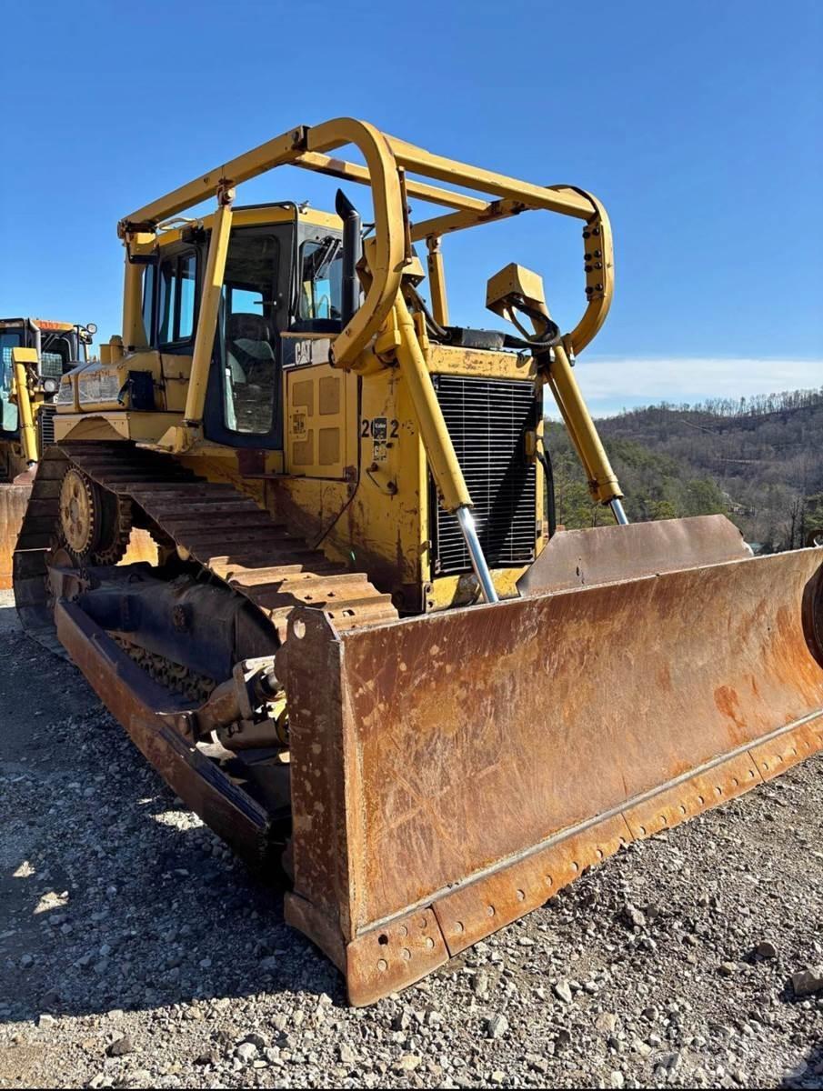 CAT D6R Buldožeri guseničari