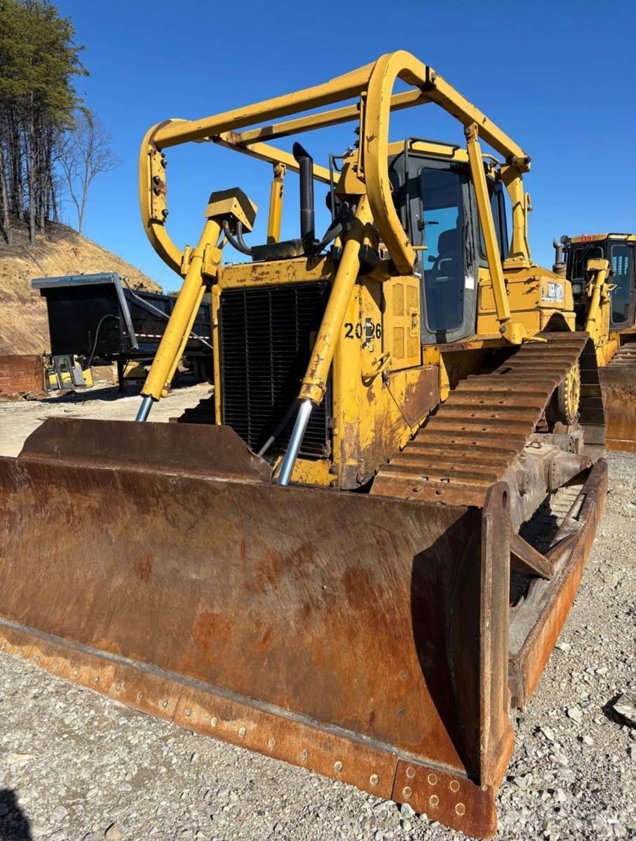 CAT D6R Buldožeri guseničari