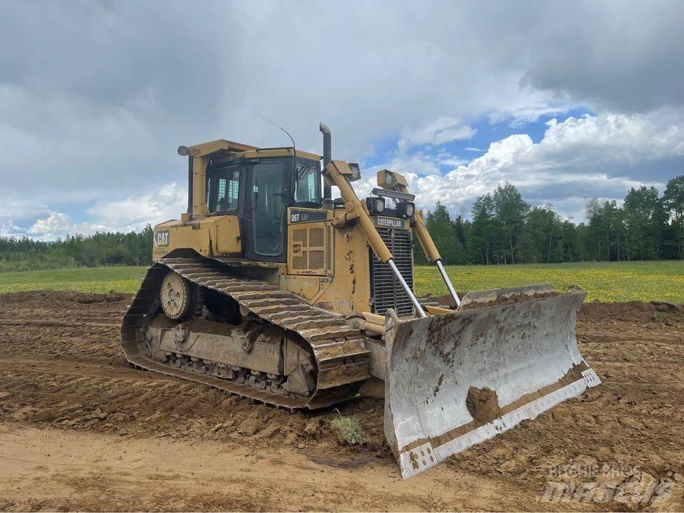 CAT D6T Buldožeri guseničari
