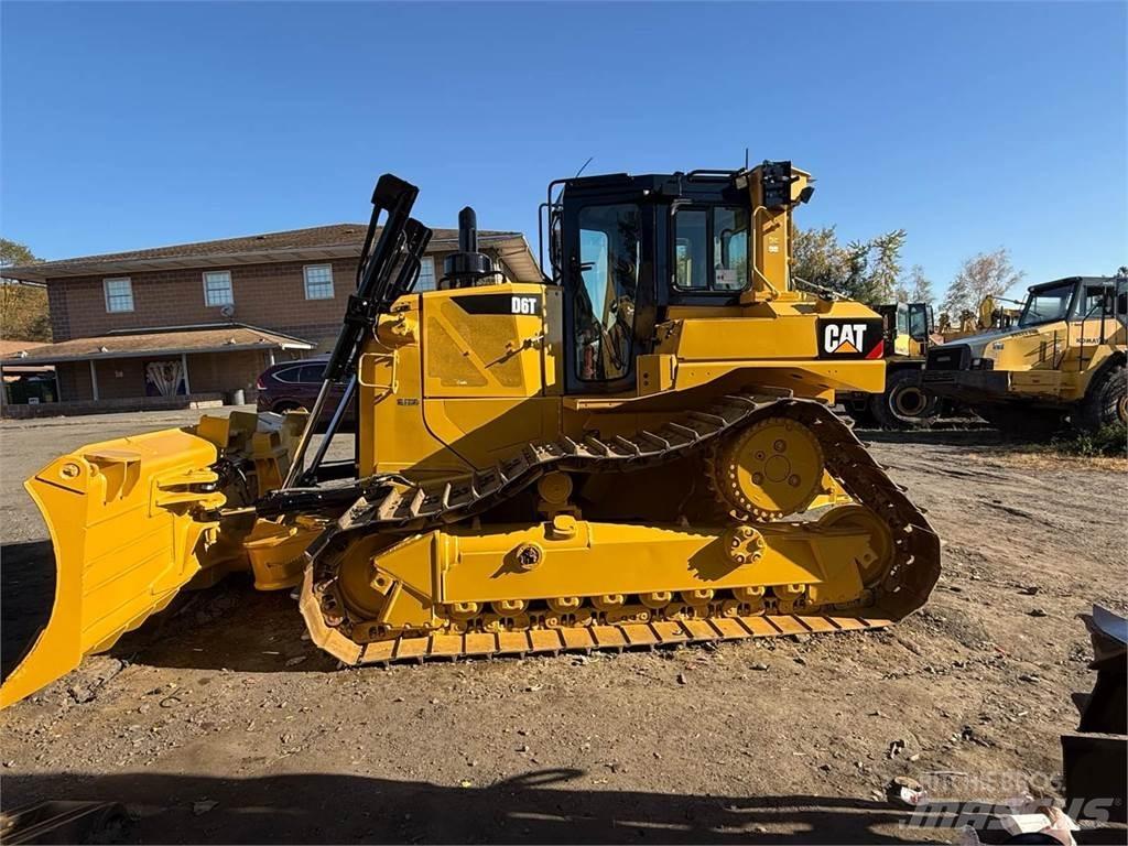 CAT D6T Buldožeri guseničari