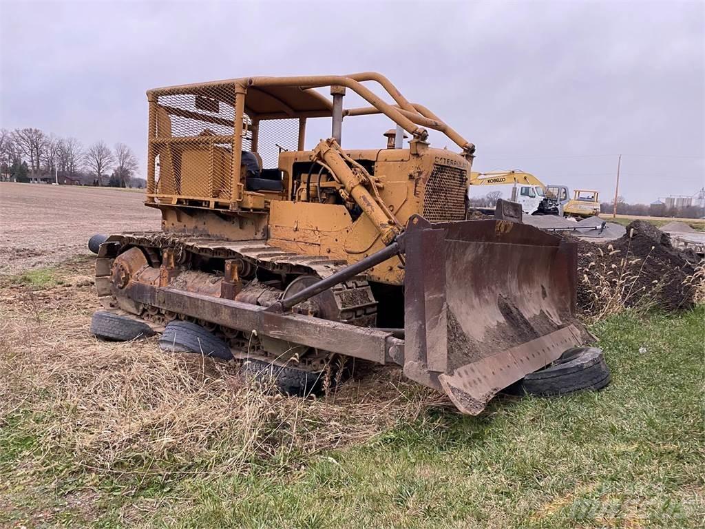 CAT D7E Buldožeri guseničari