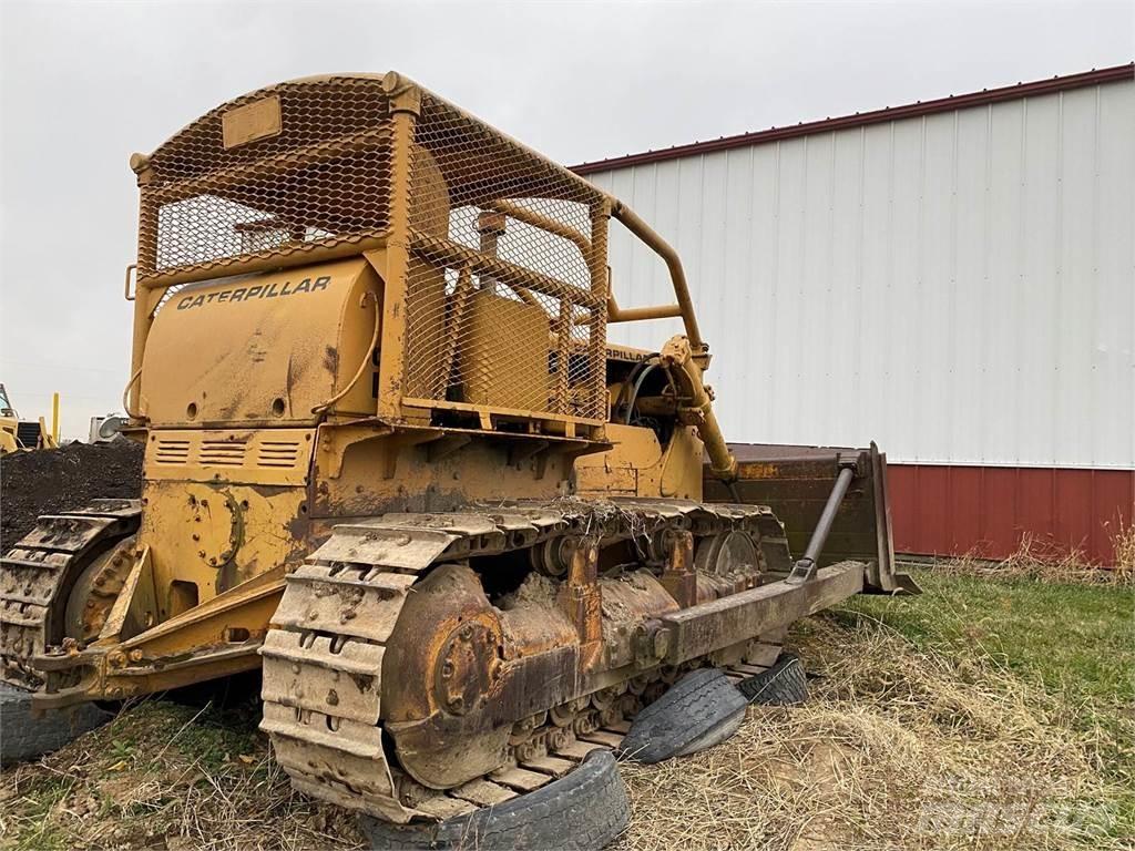 CAT D7E Buldožeri guseničari