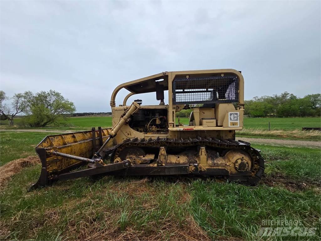 CAT D7E Buldožeri guseničari