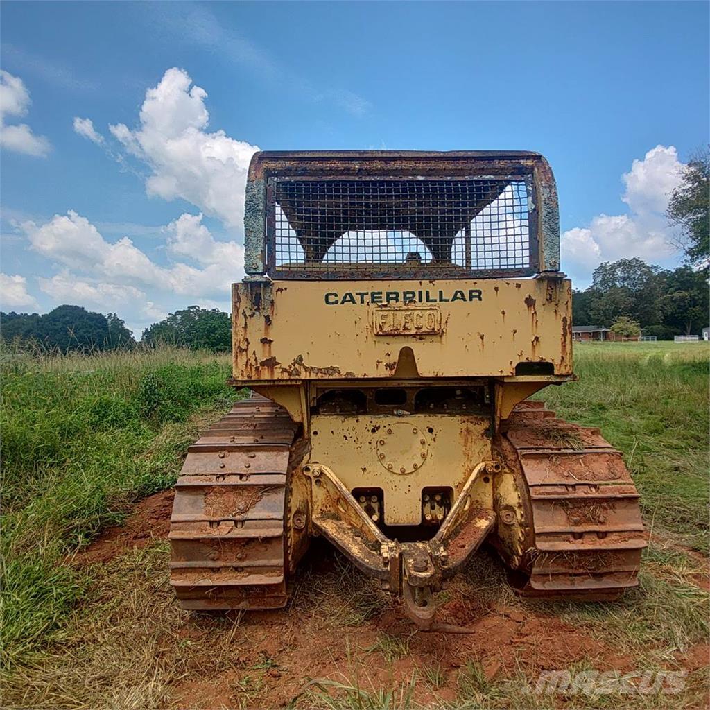 CAT D7E Buldožeri guseničari