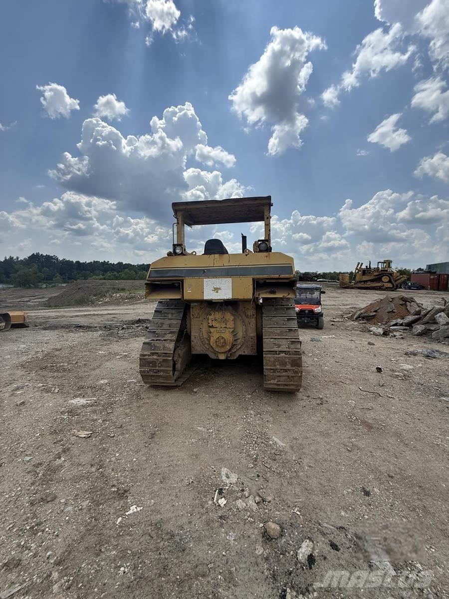 CAT D7H Buldožeri guseničari