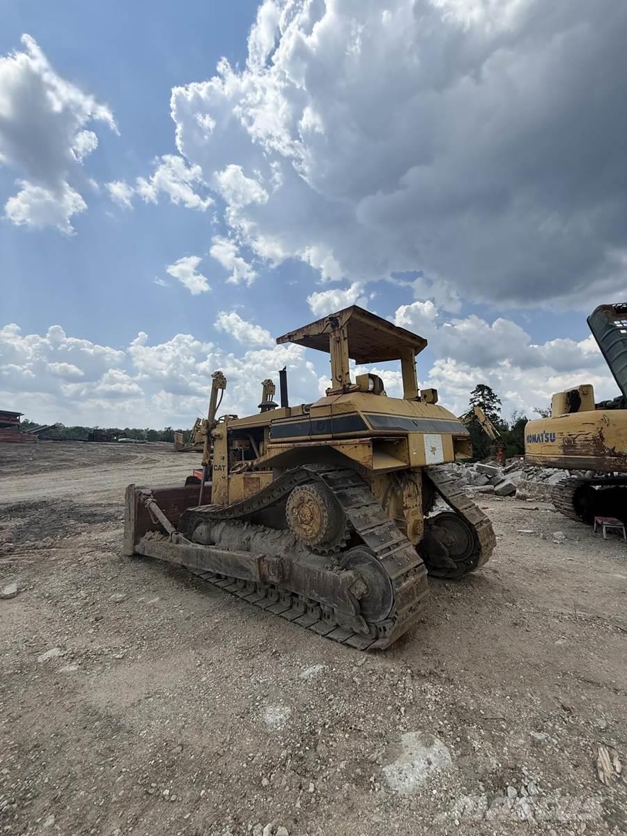 CAT D7H Buldožeri guseničari