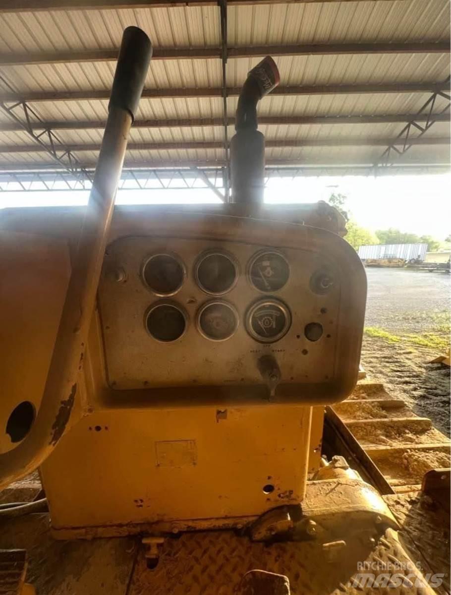 CAT D8H Buldožeri guseničari