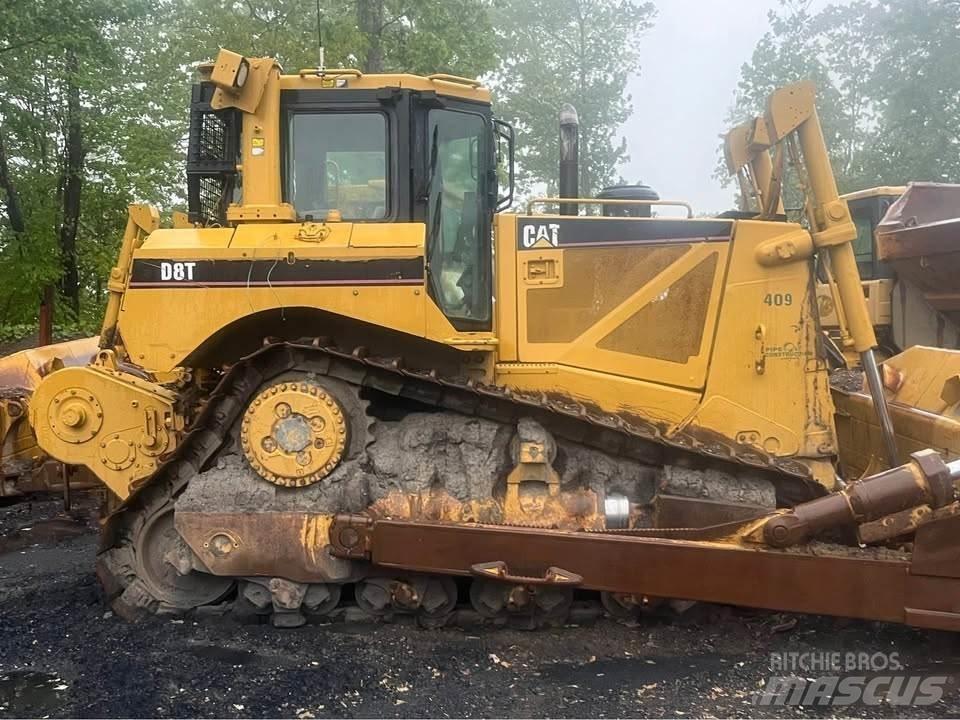 CAT D8T Buldožeri guseničari