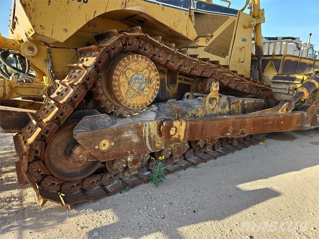 CAT D8T Buldožeri guseničari