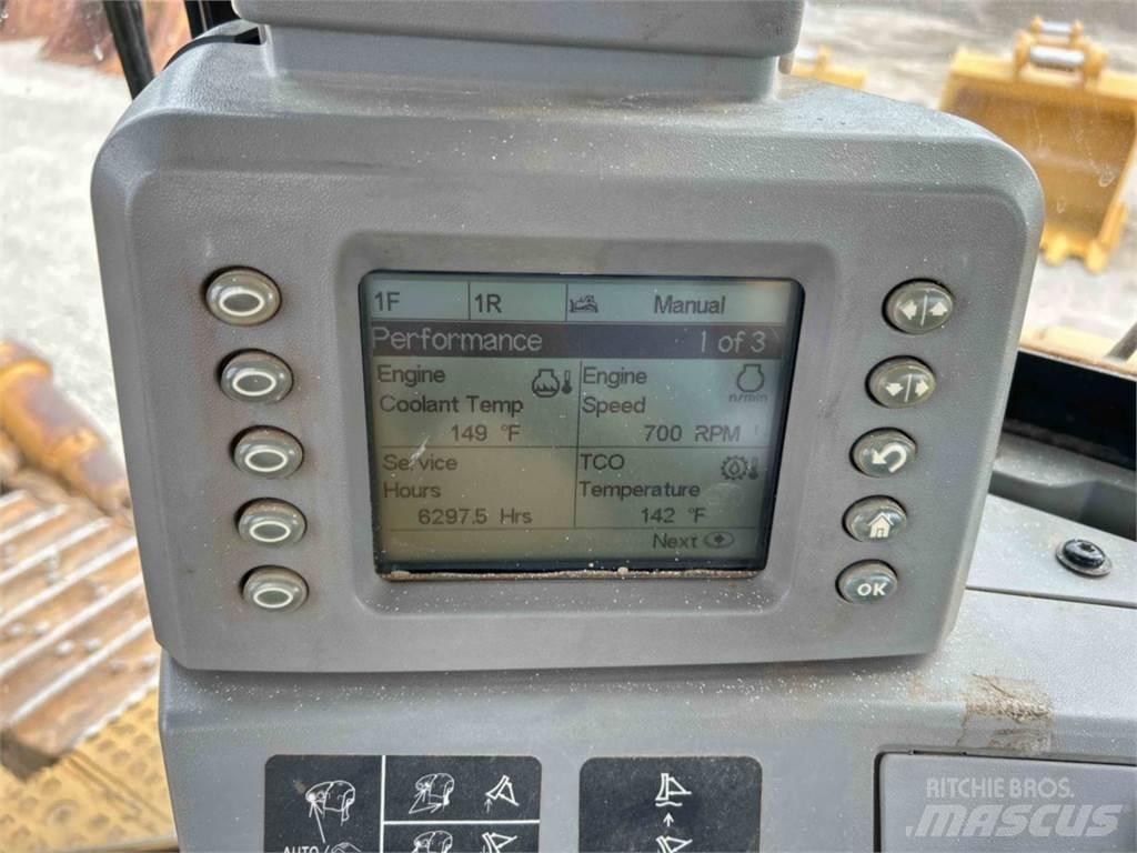 CAT D8T Buldožeri guseničari