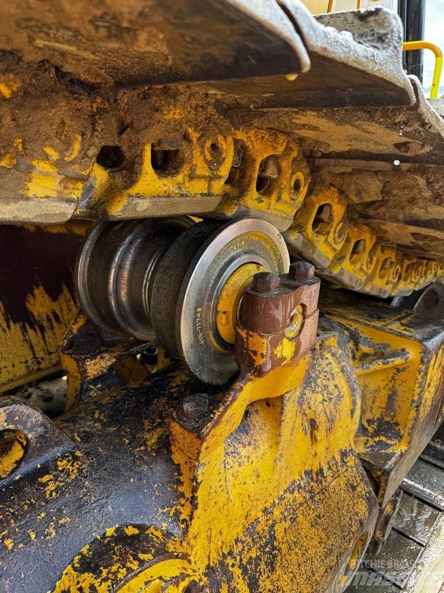 CAT D8T Buldožeri guseničari