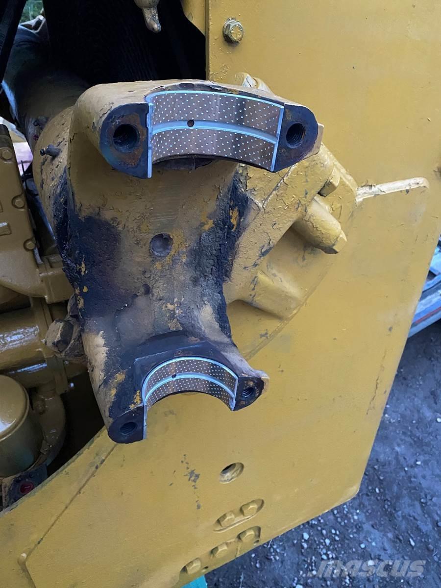 CAT D9G Buldožeri guseničari