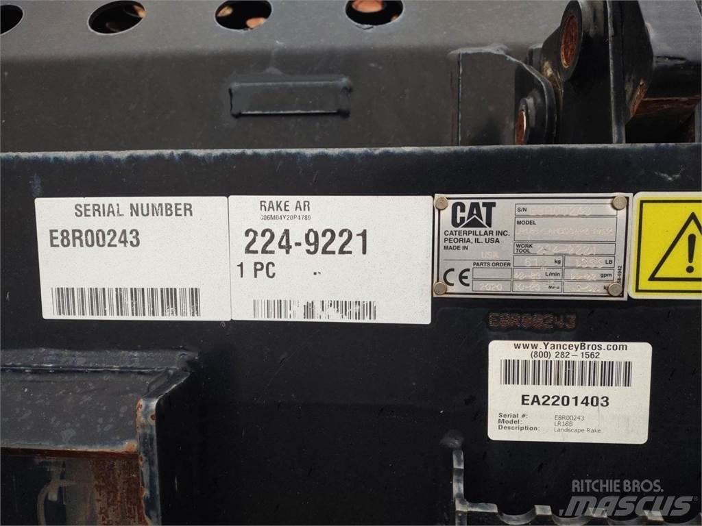 CAT LR18B Okretači i sakupljači sena
