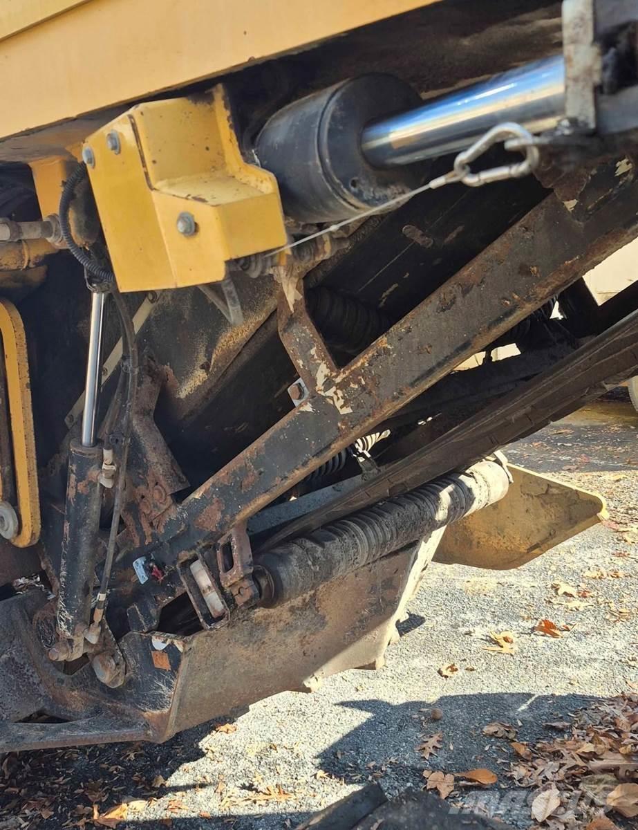 CAT PM200 Freze za asfalt