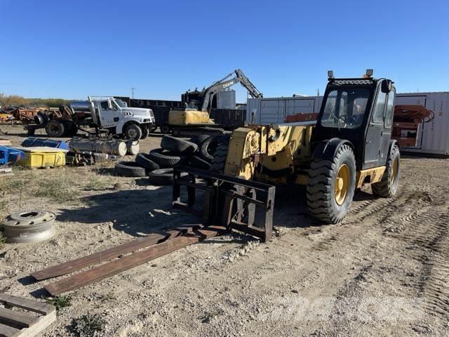 CAT TH83 Teleskopski viljuškari