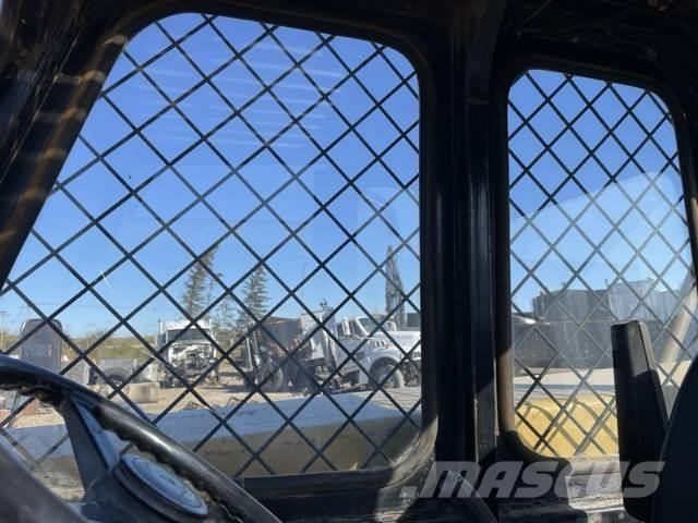 CAT TH83 Teleskopski viljuškari