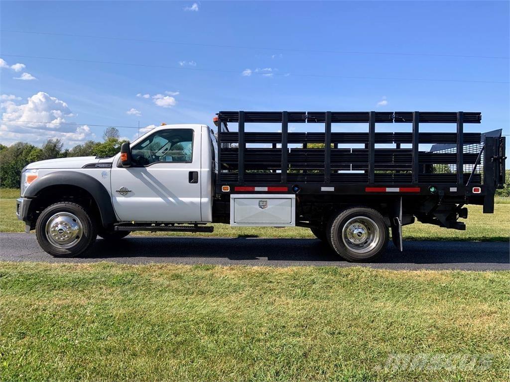 Ford 550 Kamioni za prevoz životinja