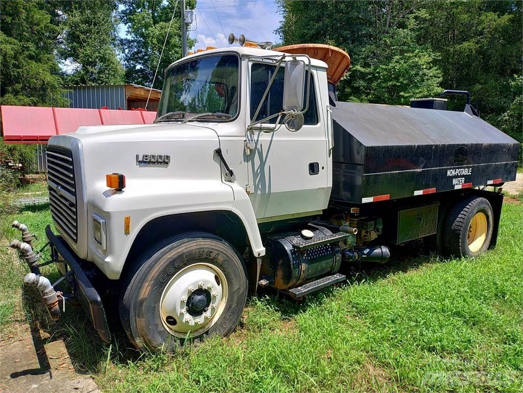 Ford 8000 Kamioni cisterne