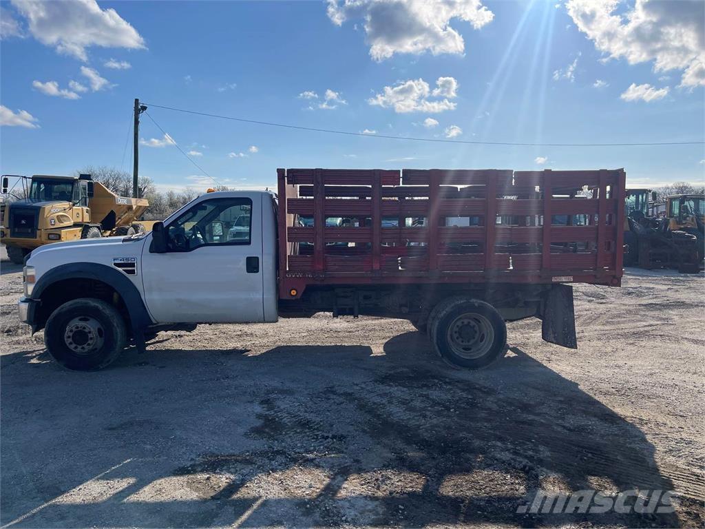 Ford F-450 Kamioni za prevoz životinja
