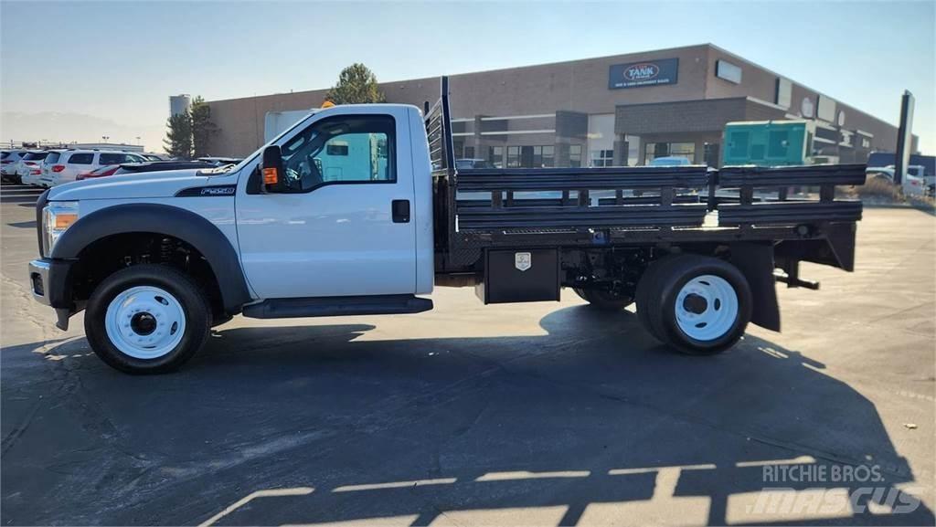 Ford F-550 Kamioni za prevoz životinja